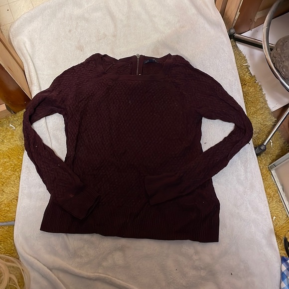 American Eagle Sweater - Picture 1 of 3